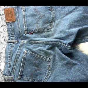 Size 29 Levi’s Wedgie Straight Jeans
